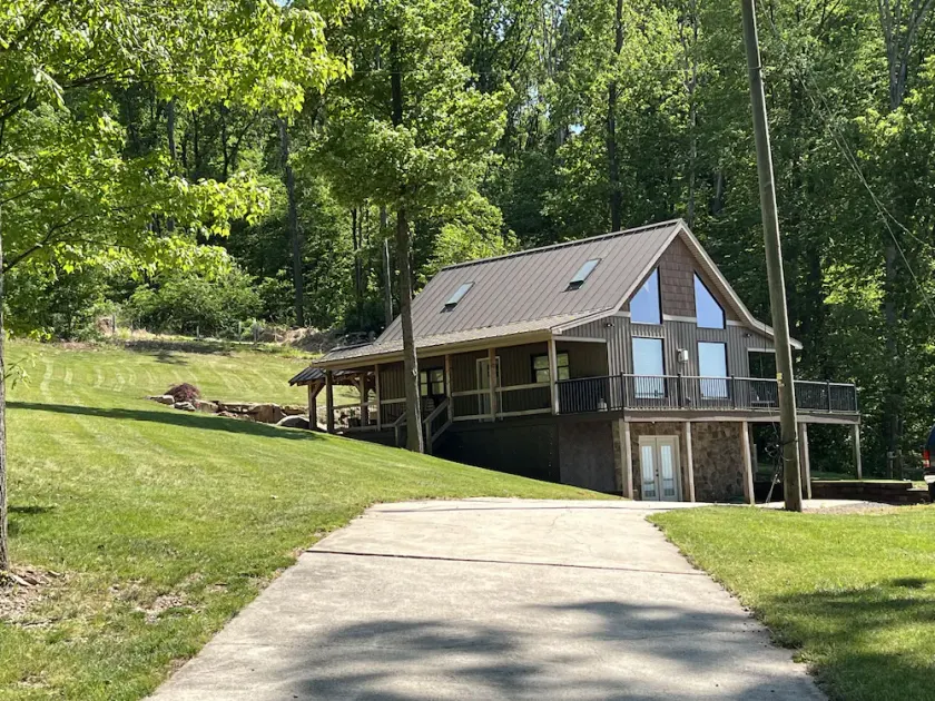 Vista Getaway - Secluded country cabin, with wrap around porch and patio - Image 1