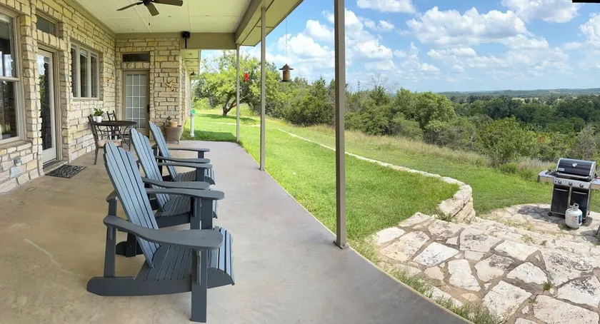 Private country estate near Dinosaur park for families and friends..sleeps 16 - Image 1