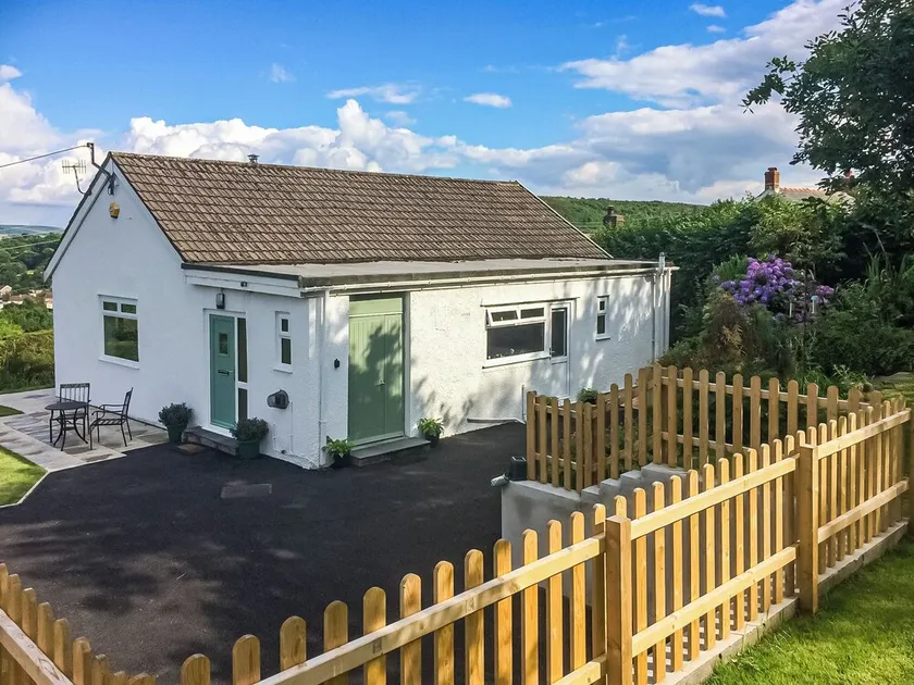 3 værelses bolig i Craig-Cefn-Parc, near Clydach - Image 1