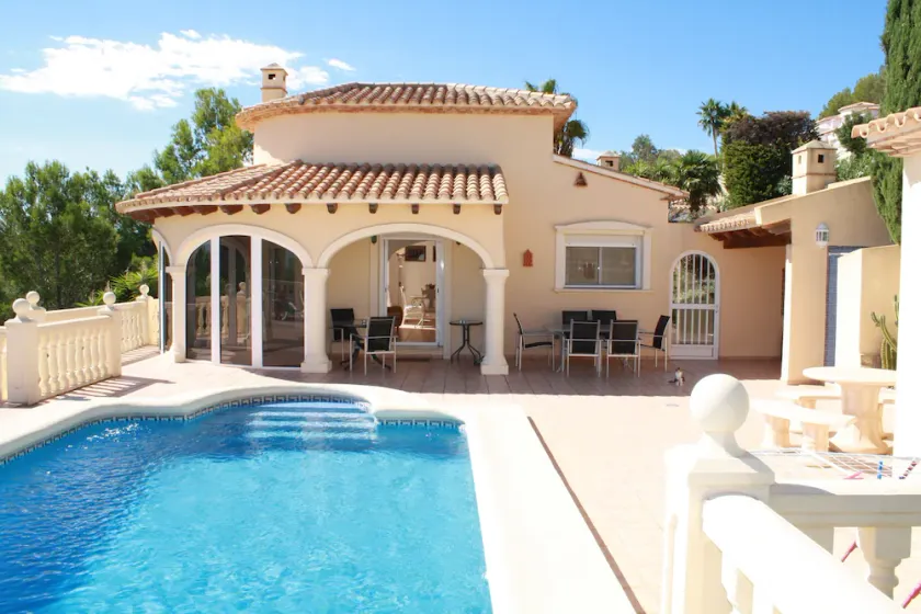 Villa, 8 sovplatser, privat pool, a/c, wifi, fab utsikt, städning inklusive - Image 1