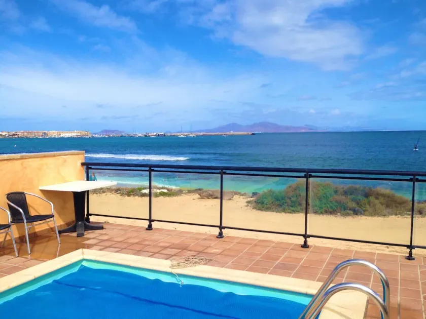 Belle villa face à la plage. PrivatePool, vue imprenable sur la mer et l'île - Image 1