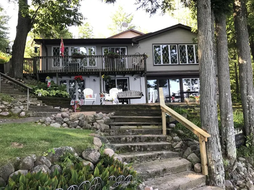 Beautiful Northwoods Lakefront Home! - Image 1