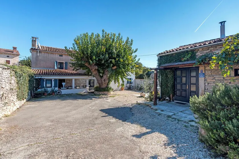LAST-MINUTE (31. 08.-14. 09) Unique holiday home with private pool and garden - Image 1