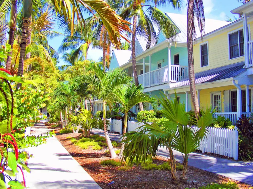 Old Town 2 Bicycles, Grill, WiFi, 1st Floor, Pool! Rent 30 days get 20% discount - Image 1