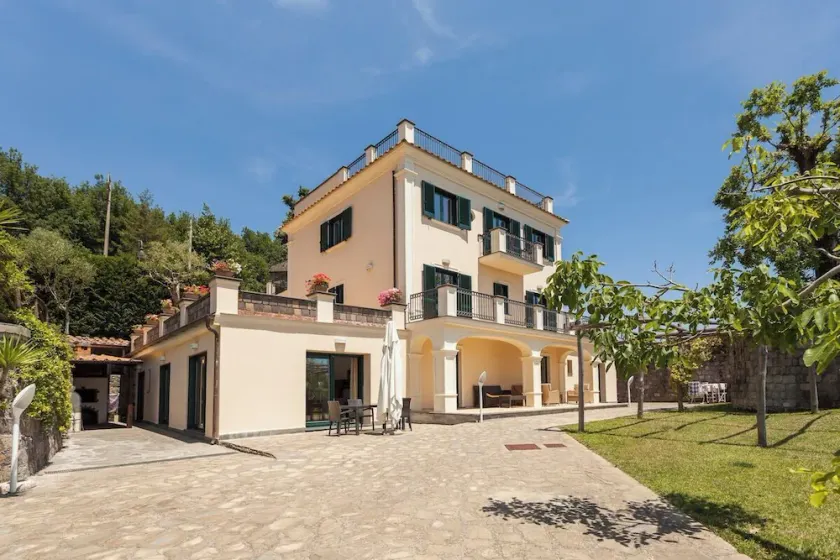 Villa Yuri with private pool - Image 1