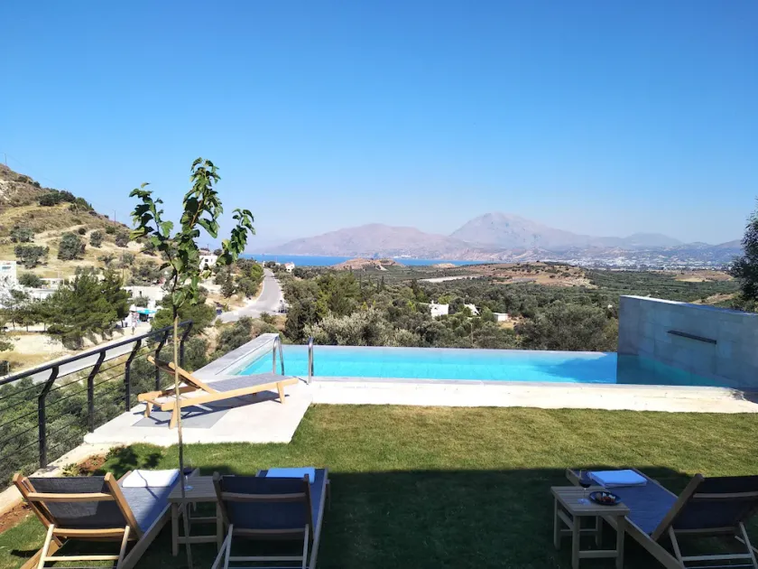 open sky villa Kamilari-infinity pool - Image 1