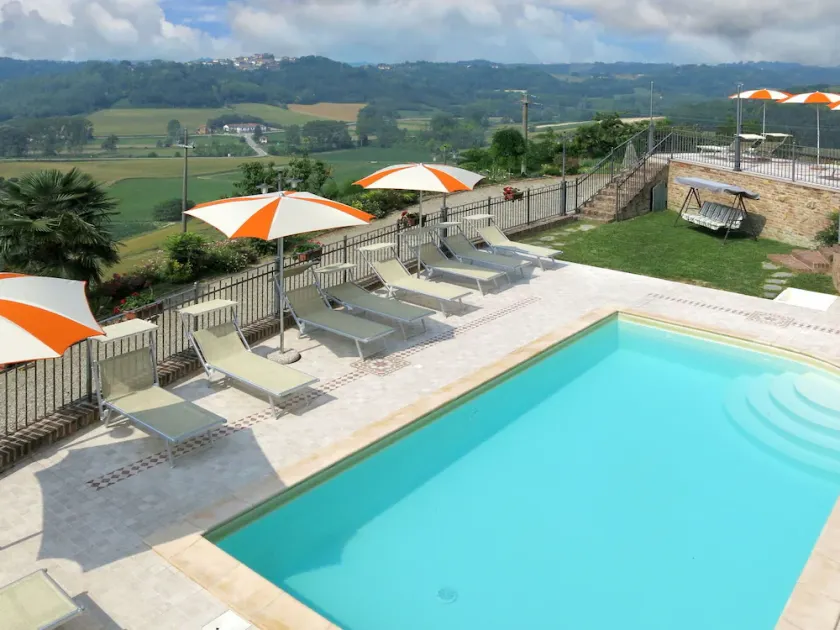 Incantevole appartamento per 3 persone con A/C, WIFI, piscina, TV, patio e animali ammessi - Image 1