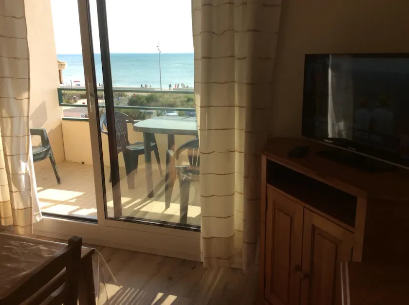 Lejligheden vender ud mod havet og stranden - Image 1