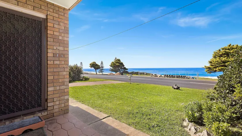 1 15 Dalmeny Drive Kianga - Image 1