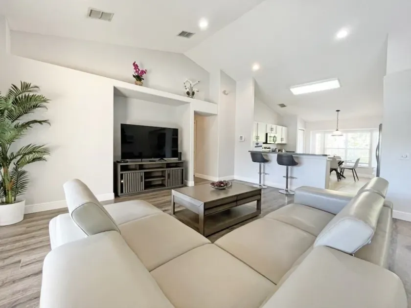 Lakeside Sunset suite - Image 1
