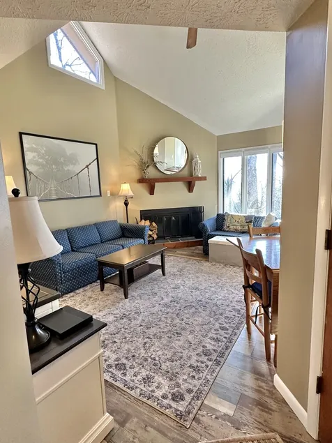 Travelers' Rest--Your Wintergreen Retreat in the Center of it All! - Image 1