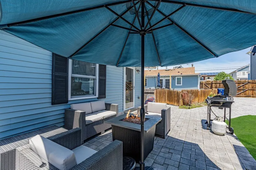 Belmar Beach Bungalow 35 Blocks to Sand Fire Pit, Grill, 3 Beach Badges - Image 1