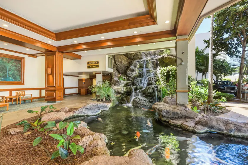 Waikiki Banyan 3409 - Image 1
