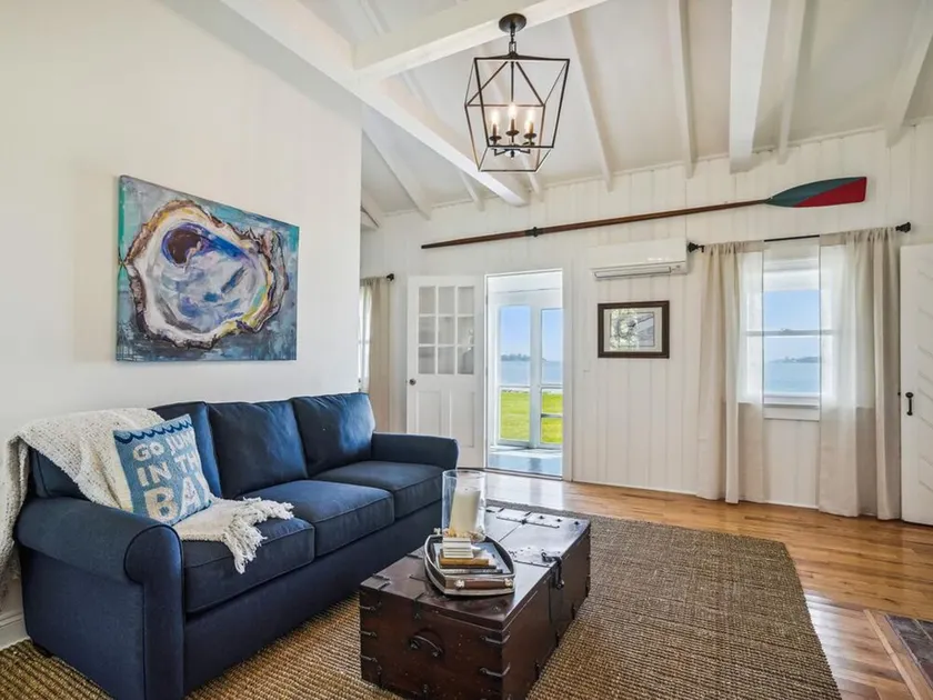 Cottage at Goose Neck Point - Image 1