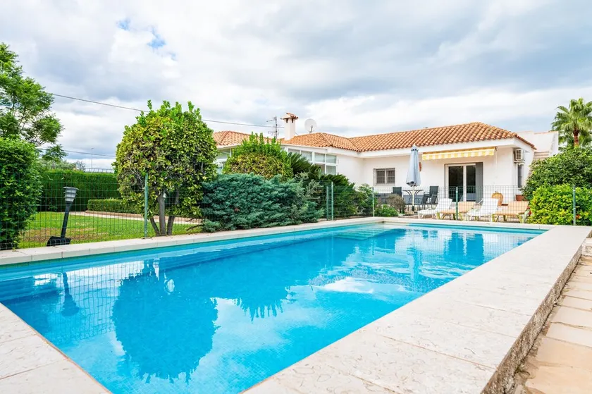 Villa Mario, avec piscine privée, Wi-Fi et proche plage. - Image 1