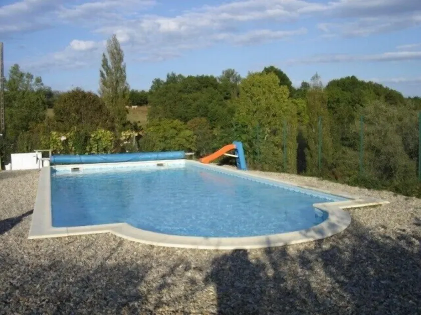 En lade i meget fredelige omgivelser med opvarmet pool og fantastisk udsigt - Image 1