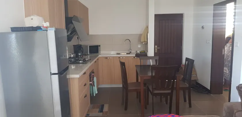 Quiet Beach Apt - Image 1