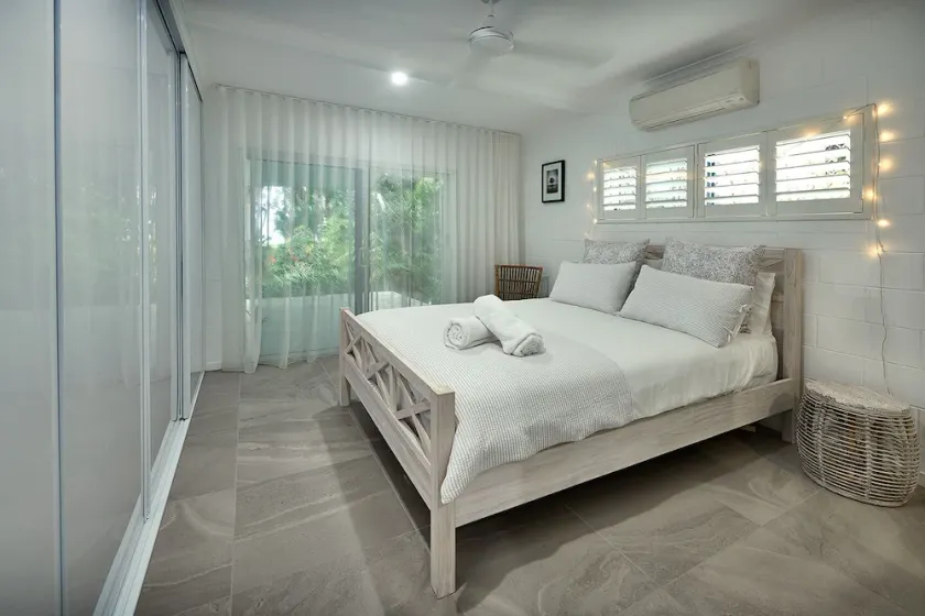 Absolute Beachfront at Bramston Beach - Image 1
