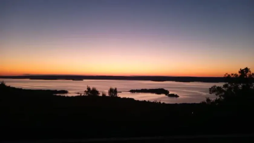 Magnificent location with views of Bras d'Or Lake - Exclusive vacation home with 75 sqm - Image 1