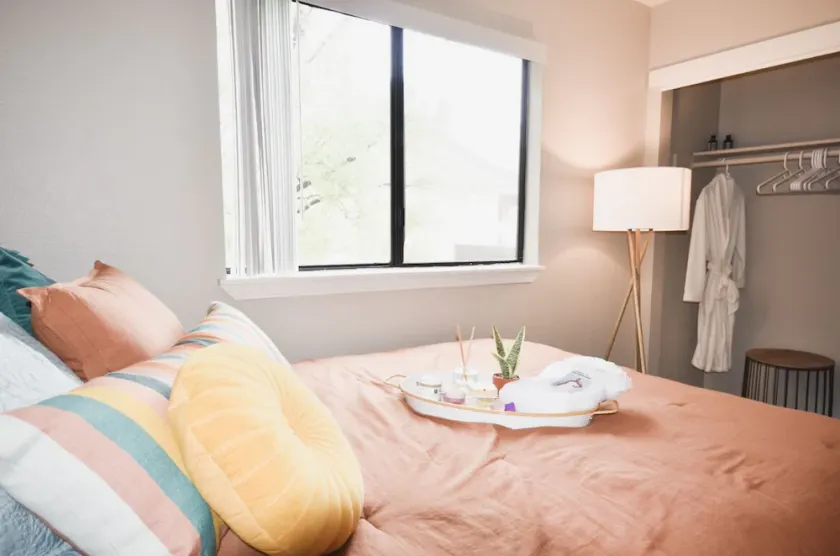 Colorful & Cozy King & Queen Suite - Image 1
