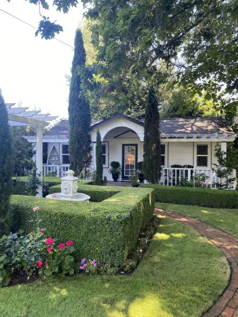 Nantucket Style Guest Cottage in perfekter Lage in der Nähe von Juanita Beach in Kirkland! - Image 1