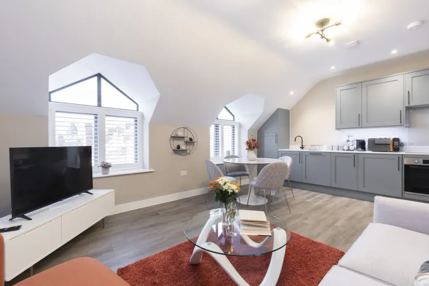 Elliot Oliver - Stylish Loft Style Two Bedroom Apartment With Parking - Image 1