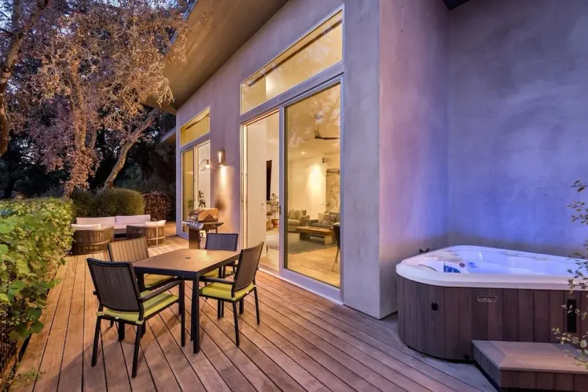 Beautiful ArtHaus with Pool, Hot Tub, and Sauna! - Image 1