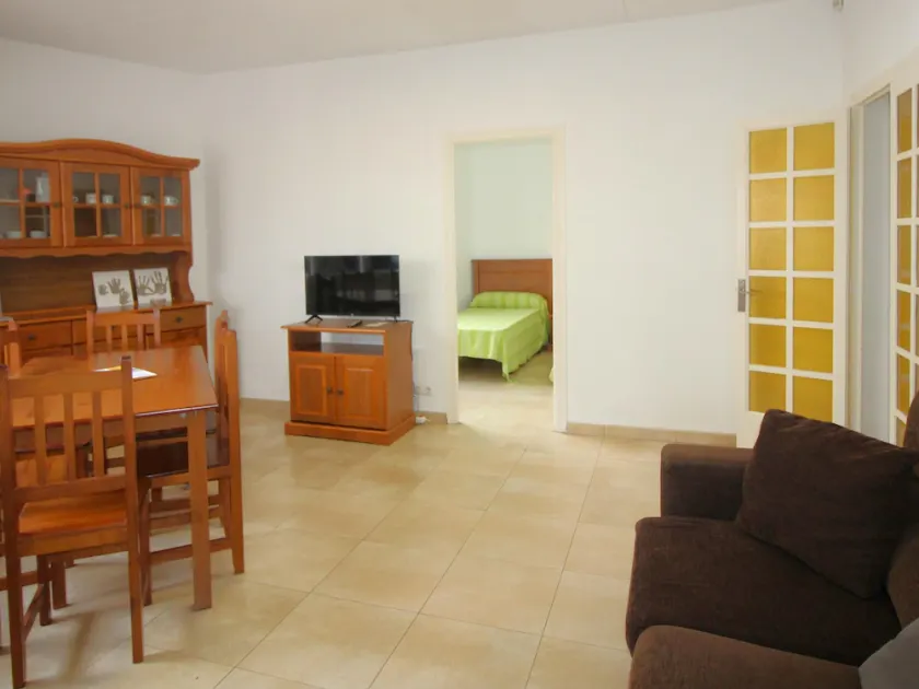 Zentrales und helles Apartment, 100 m vom Strand entfernt, renoviert mit WLAN und TV - Image 1
