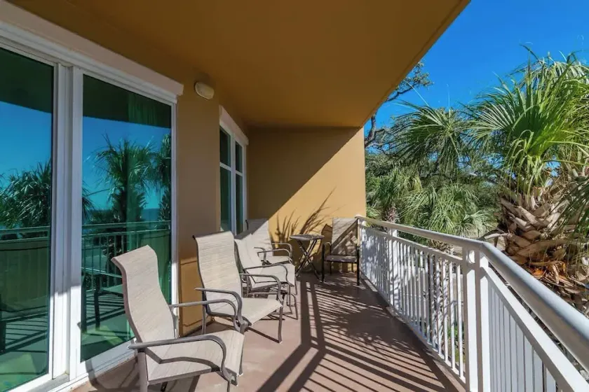 Sandy Toes Suite - Image 1