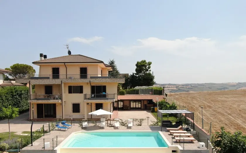 Ciarpella house with private pool for up to 13 people a few km from the sea - Image 1