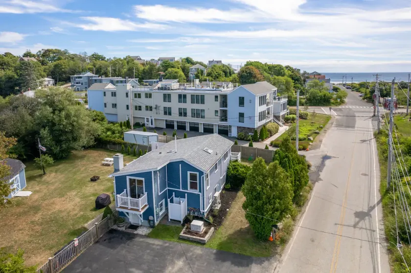 Steps to Good Harbor Beach, 5 Bedrooms, Air Conditioning, Large Deck, Fire Pit - Image 1