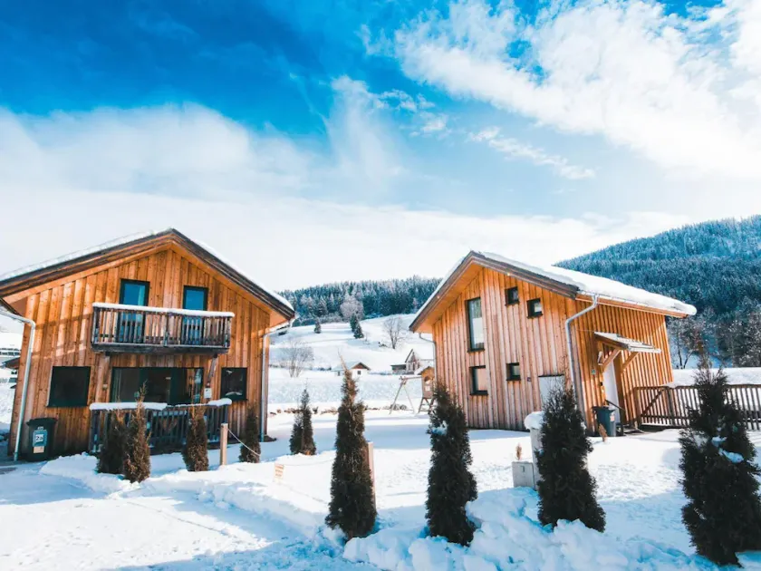 Attractive chalet with jacuzzi - Image 1