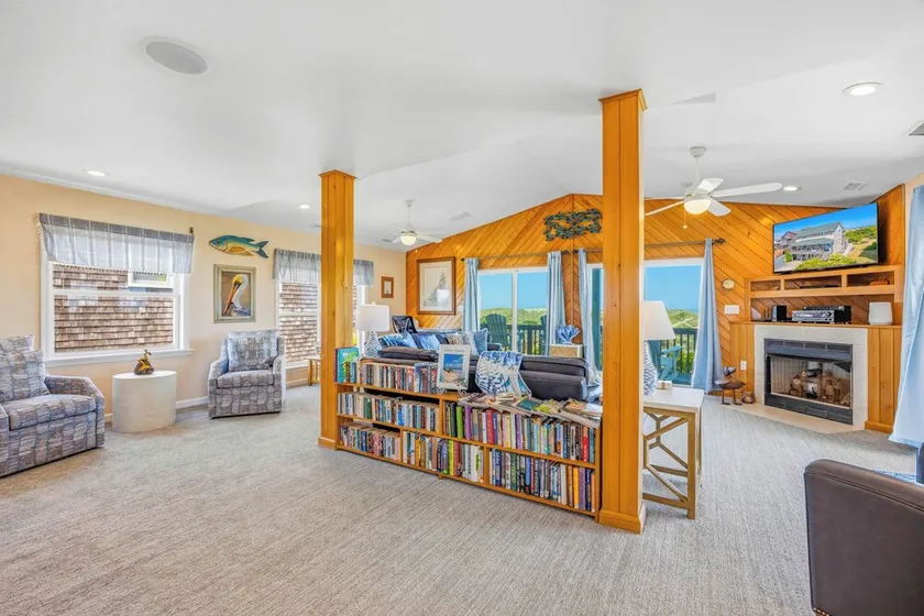 Avoir une balle au bord de la mer, Avon avec piscine, Tiki Bar, bain à remous, salle de jeux, Wet Bar, etc. - Image 1