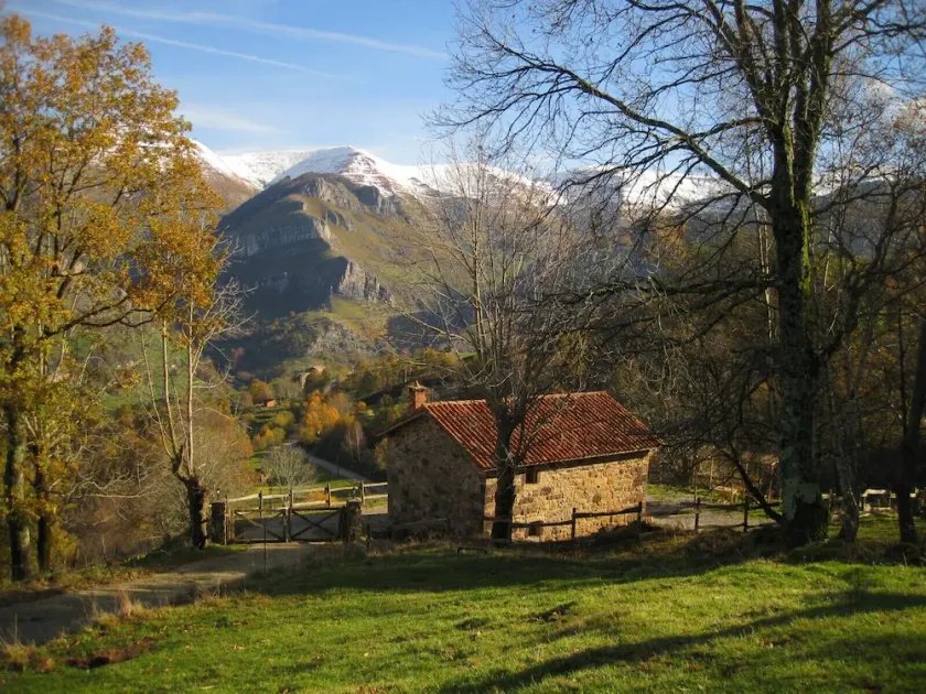 Charmerende sommerhus i dalene pasiegos. Fantastisk udsigt over bjergene. - Image 1