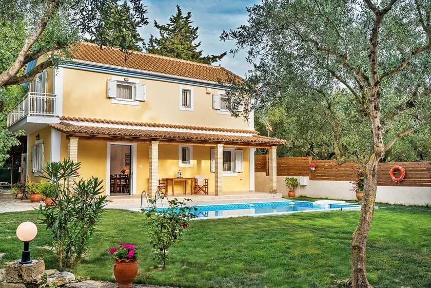 Villa Tragaki - Three Bedroom Villa, Sleeps 6 - Image 1