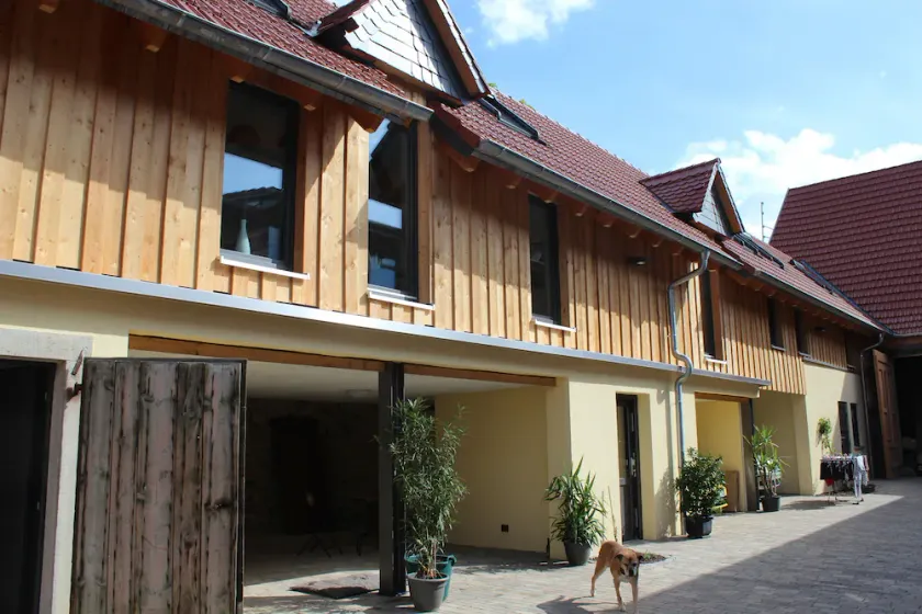 Converted farmhouse, modern and idyllic - Image 1