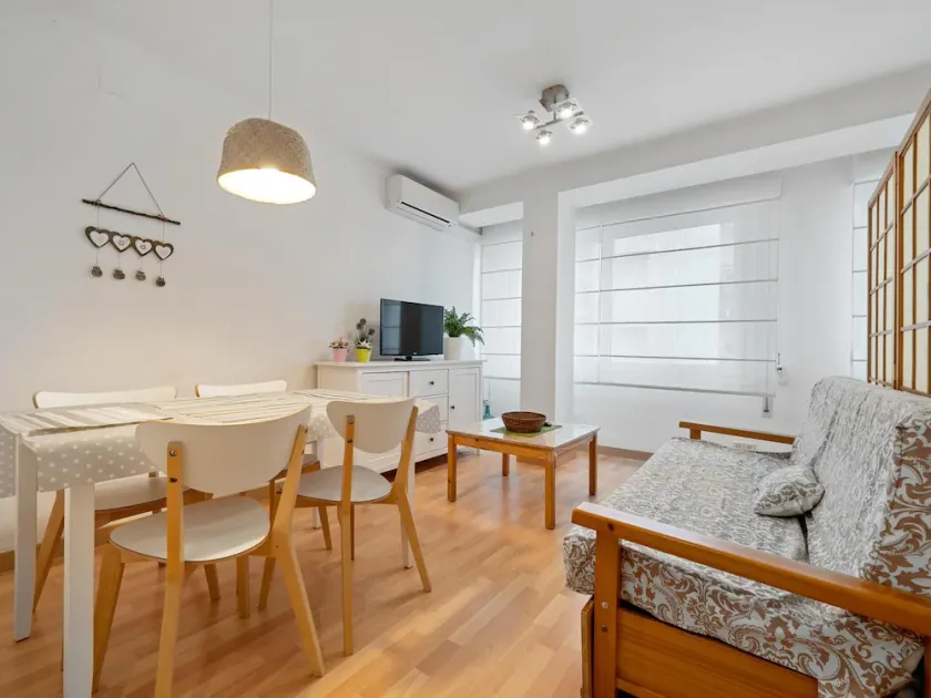 AT072 Beachfront apartment - Image 1