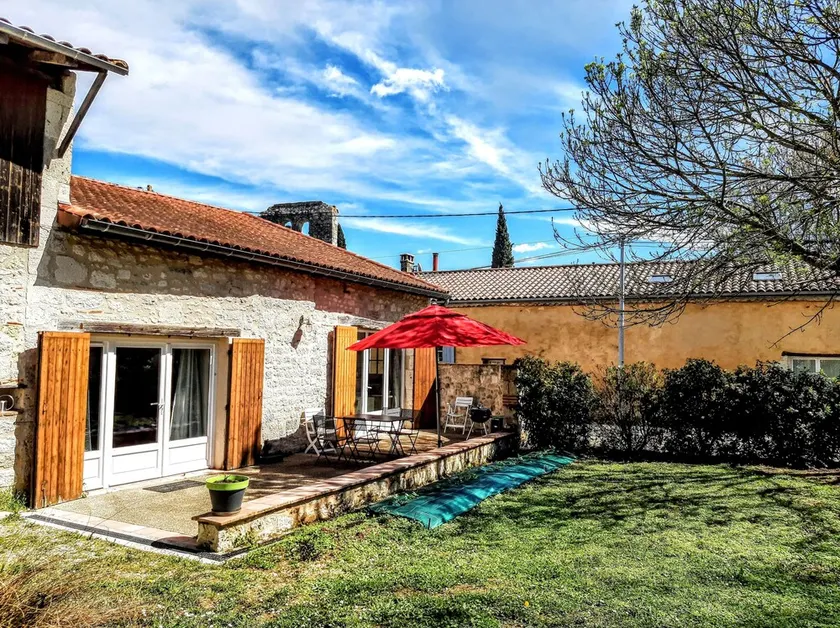 Nice house in Lot-et-Garonne with a terrace, swimming pool, and optional SPA. - Image 1