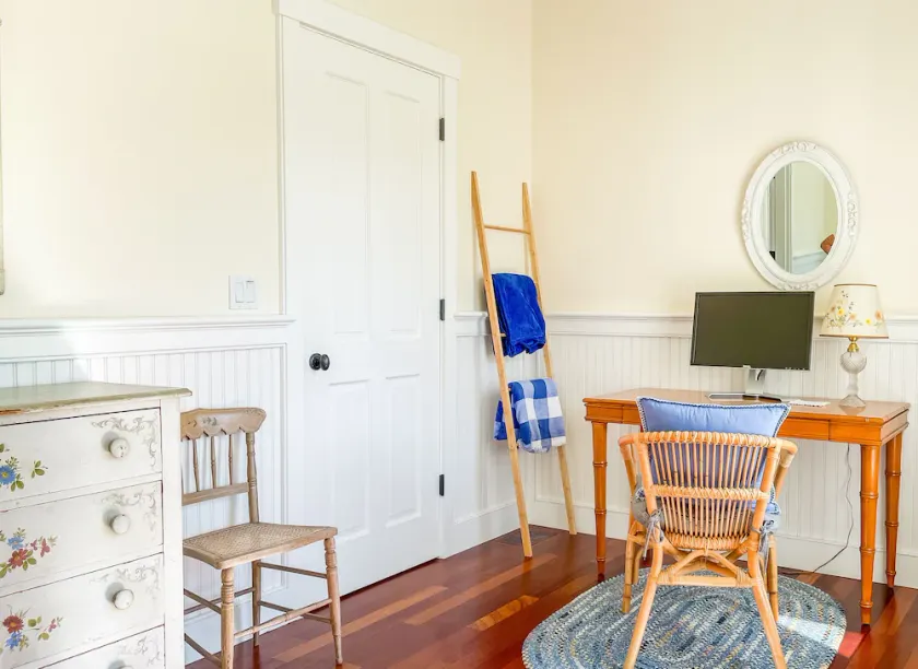 Gorgeous Sconset home. Huge pool, and car rental option! - Image 1