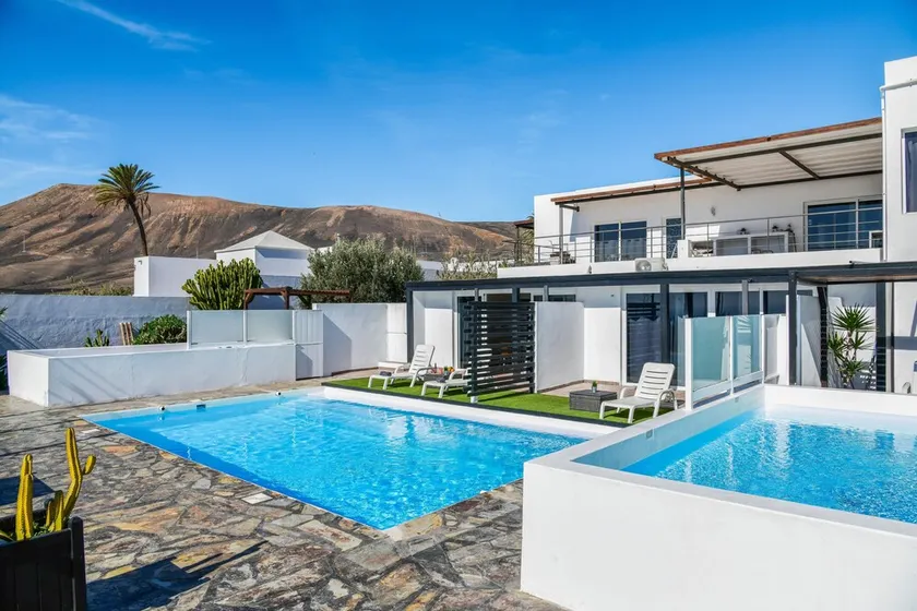 Appartamento vacanze \"Casa Amanecer 3\" con vista mare, montagna, piscina e terrazza - Image 1