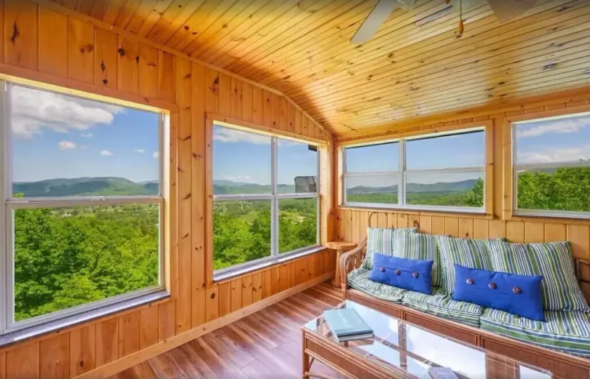 Little Greenbriar Lodge 13 Bedroom Cabin by RedAwning - Image 1