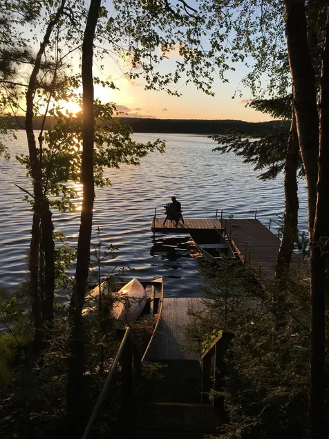 Malerisk, ren hytte med betagende solnedgang udsigt - Image 1