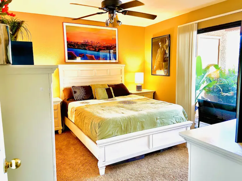 Elegant 2-Bedroom Sabino Canyon Condo with Mountain View and Swimming Pool - Image 1