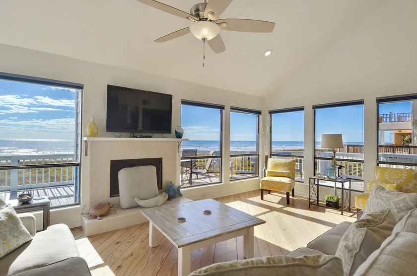 Beachfront Dolphin by Ryson Vacation Rentals - Image 1