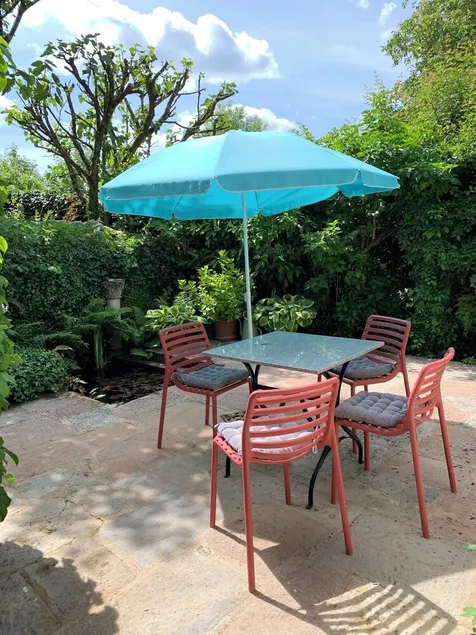 Confortevole appartamento con terrazza, periferia tranquilla - Image 1
