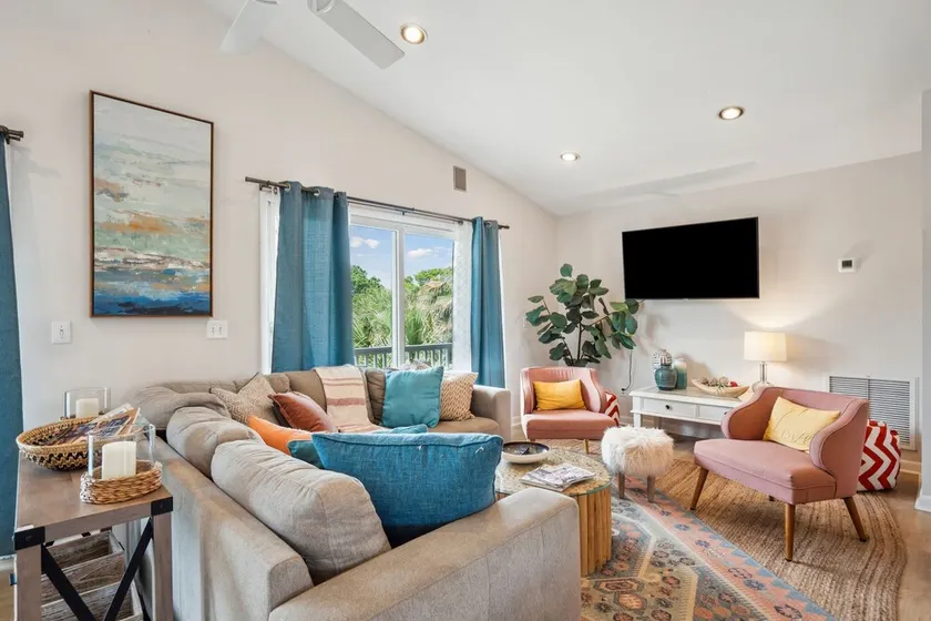 Gratis $ 250 Beach Gear Credit! Remodeled, rummelige, Pet-Friendly Folly Beach Home - 2100 sq ft! - Image 1