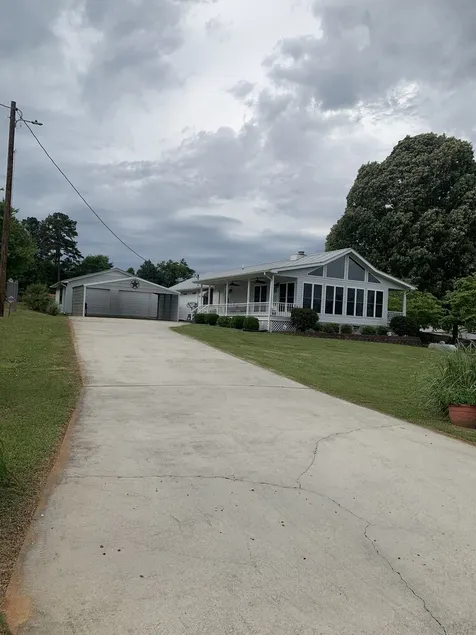 Newly Remodeled Home across the road from Weiss Lake - Image 1
