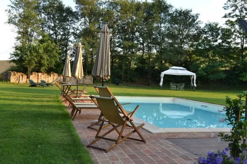 Apartment in farmhouse with swimming pool, a stone's throw from the village. - Image 1