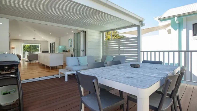 Banksia - Pacific Palms Holidays - Image 1