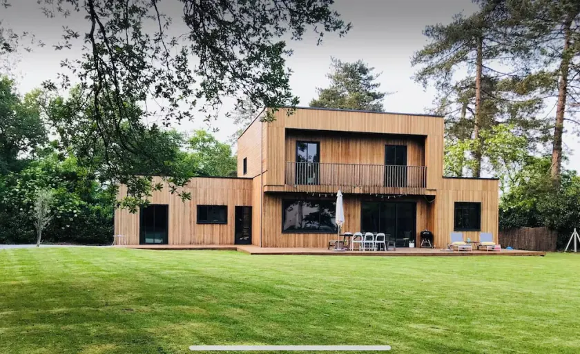 Maison bois architecte piscine spa près de la Loire - Image 1